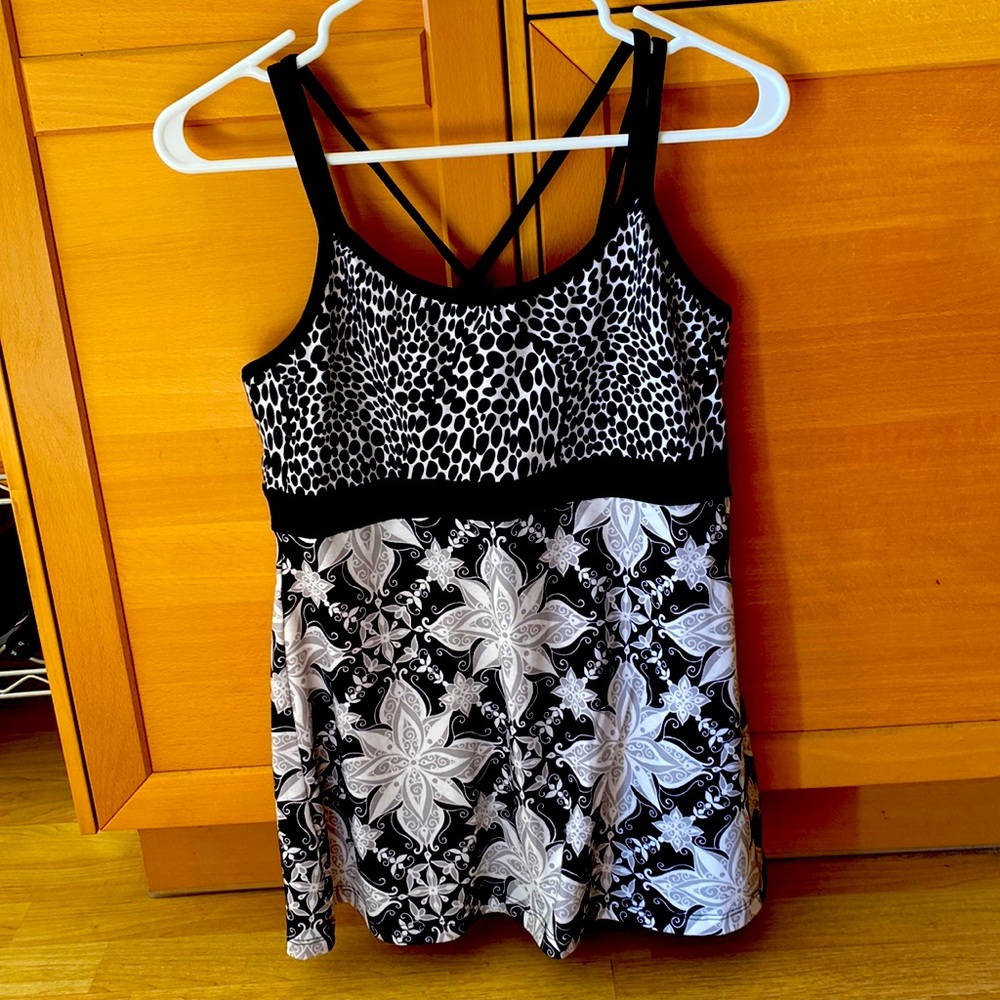 Women’s Prana Cross Strap Tank Size Medium